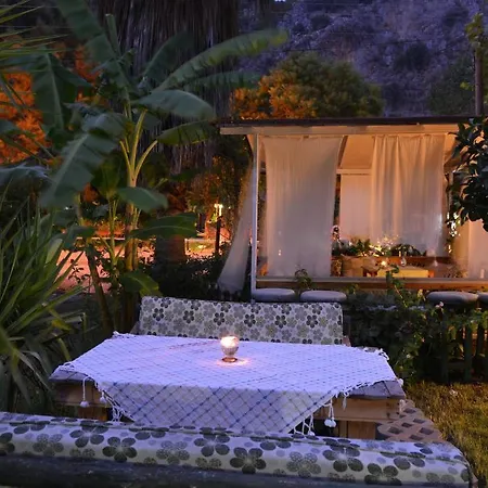 Adabella Πανσιόν *